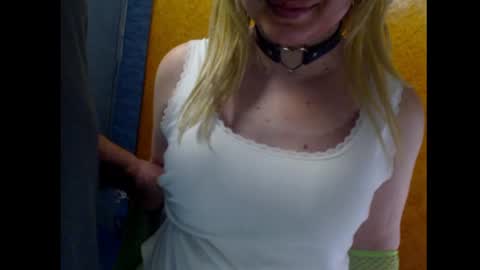 Snapshot of blontsex chatting on 04/11/26, 08:13 Blontsex online show from 04/11/26, 08:13