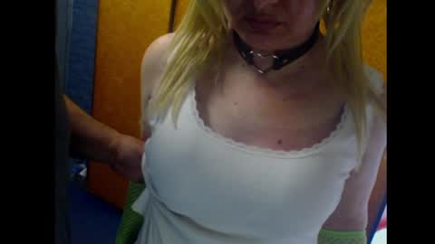 Snapshot of blontsex chatting on 05/03/26, 10:05 Blontsex online show from 05/03/26, 10:05
