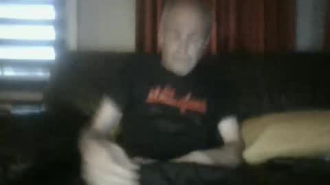 Snapshot of bloody52 chatting on 04/17/26, 07:28 bloody52 online show from 04/17/26, 07:28