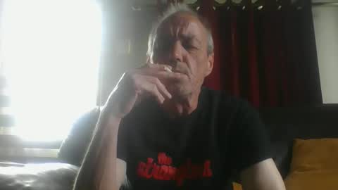 Snapshot of bloody52 chatting on 04/18/26, 02:54 bloody52 online show from 04/18/26, 02:54
