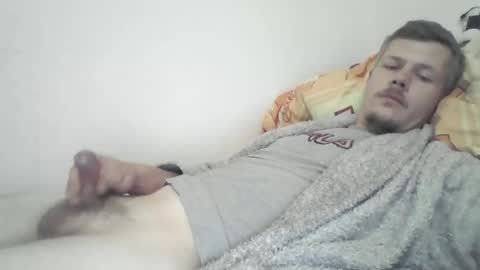 Snapshot of blook0000 chatting on 11/10/25, 04:22 blook0000 online show from 11/10/25, 04:22