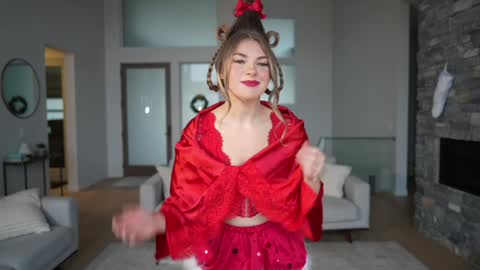 Snapshot of bloomyogi chatting on 12/20/24, 10:43 Emma Bloom online show from 12/20/24, 10:43