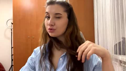 Snapshot of blossomroady chatting on 03/11/26, 11:27 Alice online show from 03/11/26, 11:27