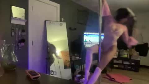 Leeah online show from 05/22/26, 04:08