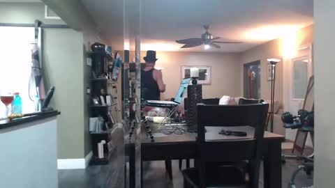 Wyatt online show from 10/31/25, 09:38