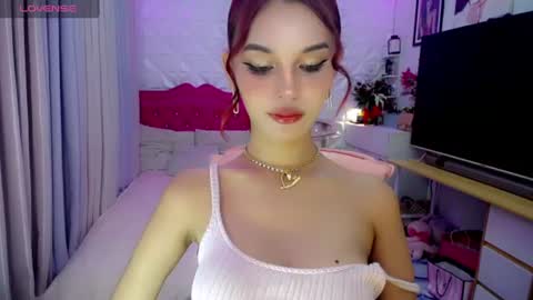 aivee online show from 06/19/26, 02:16