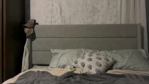 Snapshot of blue_eyed_beau chatting on 11/11/25, 12:54 Beau online show from 11/11/25, 12:54