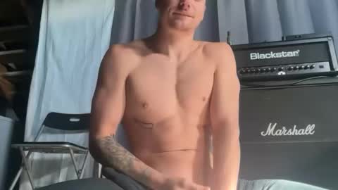 Snapshot of blue_eyed_beau chatting on 11/13/25, 06:40 Beau online show from 11/13/25, 06:40