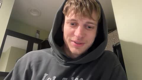 Snapshot of blue_eyed_beau chatting on 03/13/26, 03:46 Beau online show from 03/13/26, 03:46