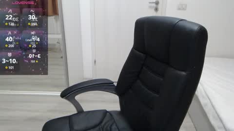 Snapshot of blue_eyes96 chatting on 01/22/25, 08:28 Juliet online show from 01/22/25, 08:28