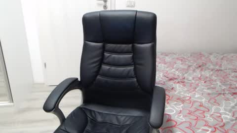 Snapshot of blue_eyes96 chatting on 02/22/25, 08:20 Juliet online show from 02/22/25, 08:20