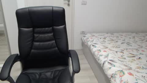 Snapshot of blue_eyes96 chatting on 11/03/25, 05:14 Juliet online show from 11/03/25, 05:14