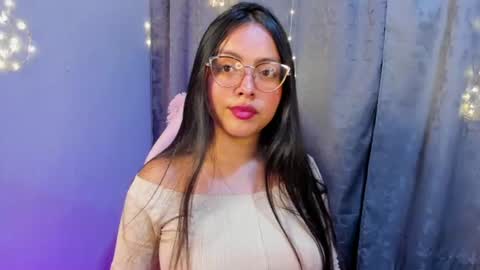 Snapshot of blue_sky18 chatting on 06/11/26, 02:33 hanna online show from 06/11/26, 02:33