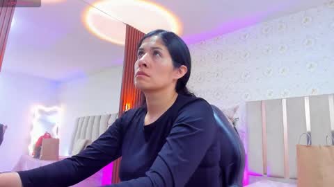 Snapshot of blue_tay1 chatting on 09/10/25, 12:05 blue_tay1 online show from 09/10/25, 12:05