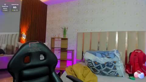 Snapshot of blue_tay1 chatting on 09/19/25, 11:44 blue_tay1 online show from 09/19/25, 11:44