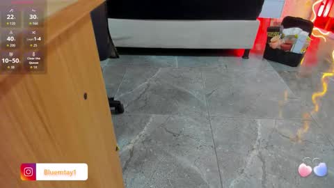 Snapshot of blue_tay1 chatting on 10/18/25, 11:55 blue_tay1 online show from 10/18/25, 11:55