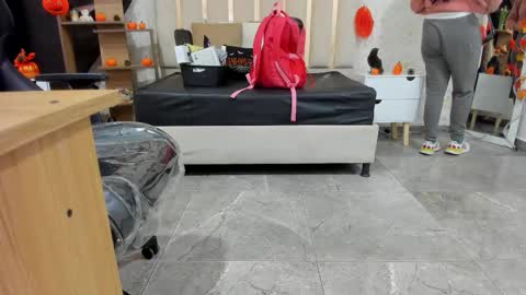 Snapshot of blue_tay1 chatting on 10/28/25, 11:58 blue_tay1 online show from 10/28/25, 11:58