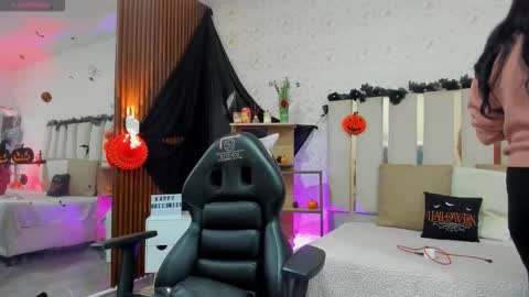 Snapshot of blue_tay1 chatting on 10/30/25, 12:39 blue_tay1 online show from 10/30/25, 12:39