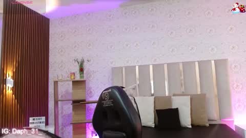 Snapshot of blue_tay1 chatting on 11/16/25, 12:11 blue_tay1 online show from 11/16/25, 12:11