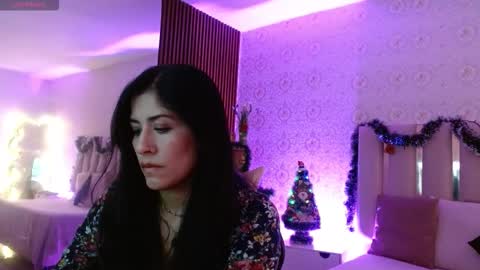 Snapshot of blue_tay1 chatting on 11/24/25, 11:43 blue_tay1 online show from 11/24/25, 11:43