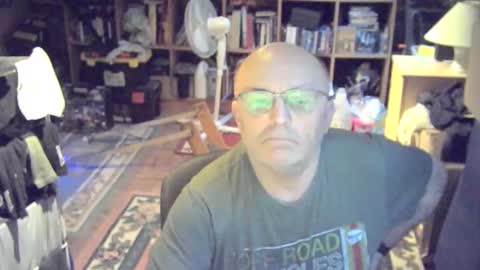 Snapshot of bluebox65 chatting on 02/09/25, 04:40 bluebox65 online show from 02/09/25, 04:40