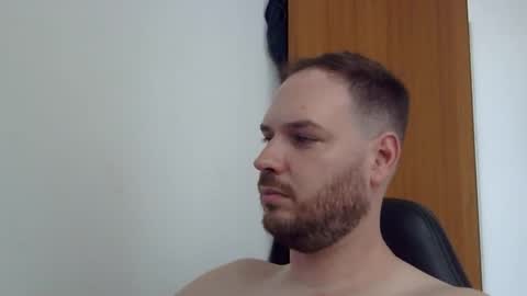 Snapshot of bluec2c chatting on 10/15/25, 06:19 Blue online show from 10/15/25, 06:19