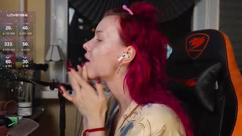 Snapshot of bluecherryyy chatting on 11/16/25, 04:23 Lika online show from 11/16/25, 04:23