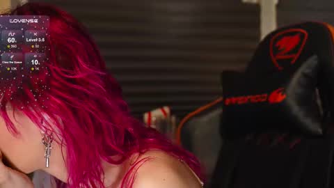 Snapshot of bluecherryyy chatting on 11/20/25, 04:29 Lika online show from 11/20/25, 04:29