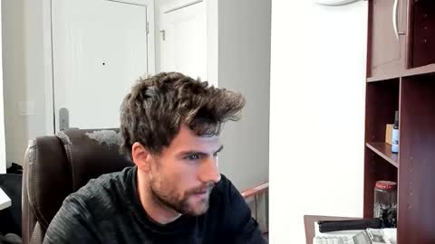 Snapshot of bluecollarhunk chatting on 12/21/25, 04:03 BlueCollarHunk online show from 12/21/25, 04:03