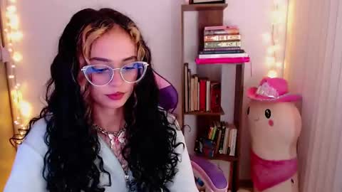 Snapshot of bluee_v chatting on 10/21/25, 02:23 Im Abril .. Nice to meet you thumb up me please its important INDEPENDENT MODEL online show from 10/21/25, 02:23