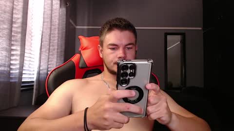 Snapshot of blueeyeboy0 chatting on 12/17/24, 09:50 blueeyeboy0 online show from 12/17/24, 09:50