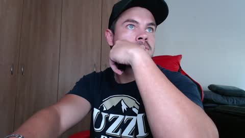 Snapshot of blueeyeboy0 chatting on 01/06/25, 12:35 blueeyeboy0 online show from 01/06/25, 12:35