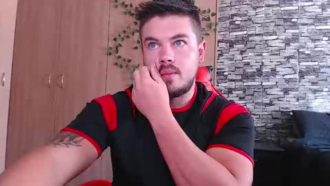 Snapshot of blueeyeboy0 chatting on 10/17/25, 09:34 blueeyeboy0 online show from 10/17/25, 09:34