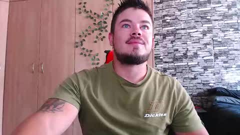 Snapshot of blueeyeboy0 chatting on 10/28/25, 08:18 blueeyeboy0 online show from 10/28/25, 08:18