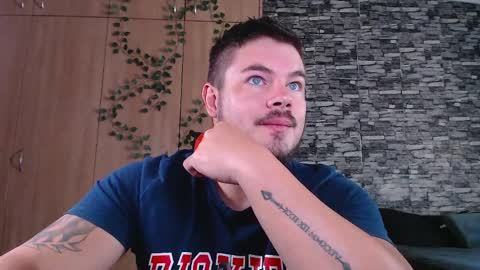 Snapshot of blueeyeboy0 chatting on 04/01/26, 07:53 blueeyeboy0 online show from 04/01/26, 07:53