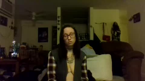 Snapshot of blueeyedbeauty1995 chatting on 12/18/25, 12:38 Blueeyedbeauty online show from 12/18/25, 12:38