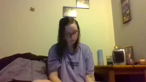 Snapshot of blueeyedbeauty1995 chatting on 02/03/26, 04:21 Blueeyedbeauty online show from 02/03/26, 04:21