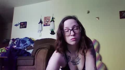 Snapshot of blueeyedbeauty1995 chatting on 06/02/26, 08:33 Blueeyedbeauty online show from 06/02/26, 08:33