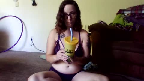 Snapshot of blueeyedbeauty1995 chatting on 08/01/26, 10:19 Blueeyedbeauty online show from 08/01/26, 10:19