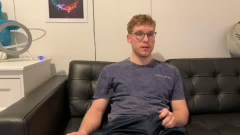 Snapshot of blueeyedtallguy chatting on 12/25/24, 10:59 blueeyedtallguy online show from 12/25/24, 10:59