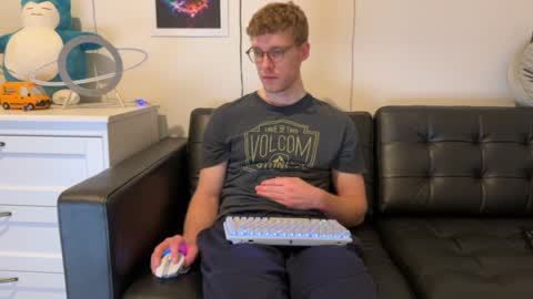 Snapshot of blueeyedtallguy chatting on 01/10/25, 04:22 blueeyedtallguy online show from 01/10/25, 04:22