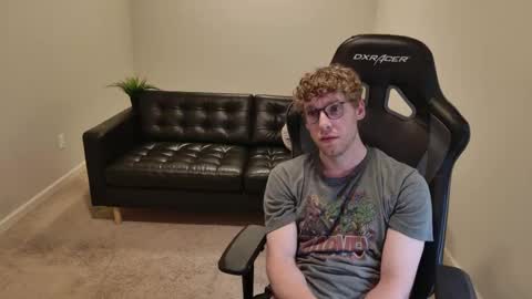 Snapshot of blueeyedtallguy chatting on 09/12/25, 01:17 blueeyedtallguy online show from 09/12/25, 01:17