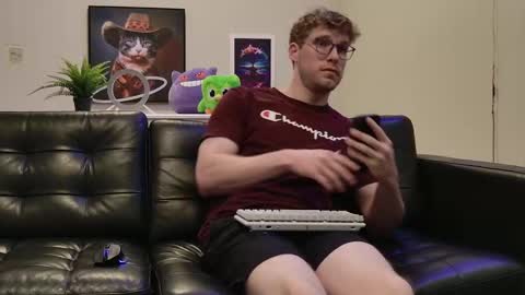 Snapshot of blueeyedtallguy chatting on 09/30/25, 12:48 blueeyedtallguy online show from 09/30/25, 12:48