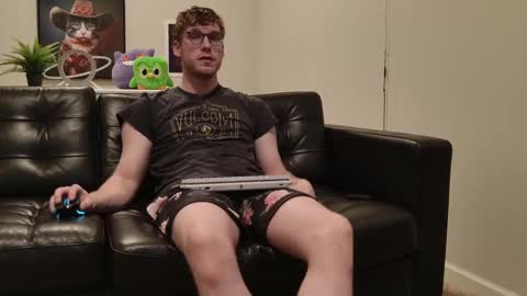 Snapshot of blueeyedtallguy chatting on 10/07/25, 01:25 blueeyedtallguy online show from 10/07/25, 01:25