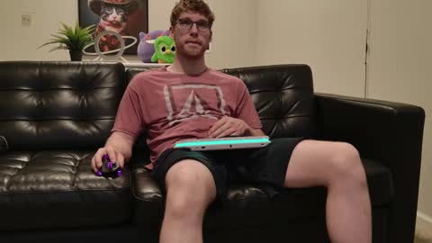 Snapshot of blueeyedtallguy chatting on 10/08/25, 01:58 blueeyedtallguy online show from 10/08/25, 01:58