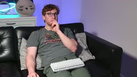 Snapshot of blueeyedtallguy chatting on 11/12/25, 02:34 blueeyedtallguy online show from 11/12/25, 02:34