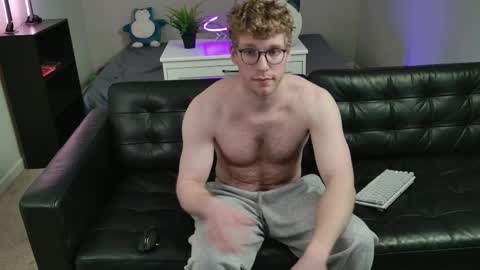 Snapshot of blueeyedtallguy chatting on 01/16/26, 10:03 blueeyedtallguy online show from 01/16/26, 10:03