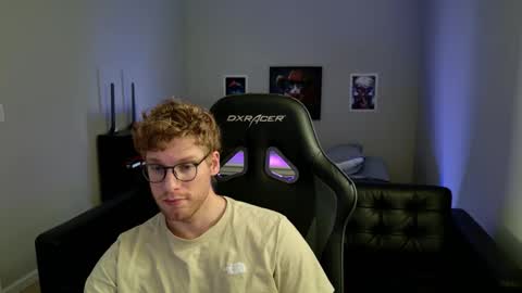 Snapshot of blueeyedtallguy chatting on 02/01/26, 09:57 blueeyedtallguy online show from 02/01/26, 09:57