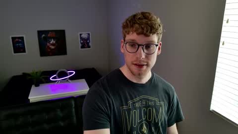 Snapshot of blueeyedtallguy chatting on 02/25/26, 08:51 blueeyedtallguy online show from 02/25/26, 08:51