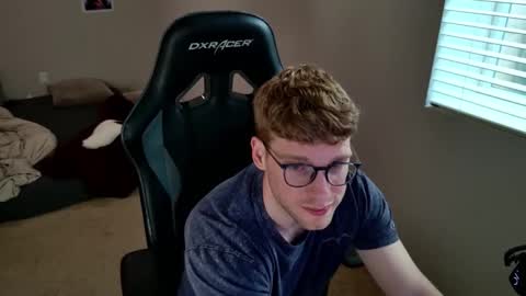 Snapshot of blueeyedtallguy chatting on 06/10/26, 03:07 blueeyedtallguy online show from 06/10/26, 03:07
